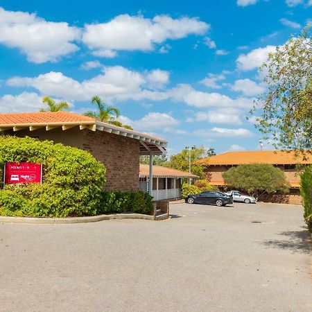 ไนท์แค็ป แอท แวนเนอรู ทาเวิร์น Hotel Wanneroo ภายนอก รูปภาพ