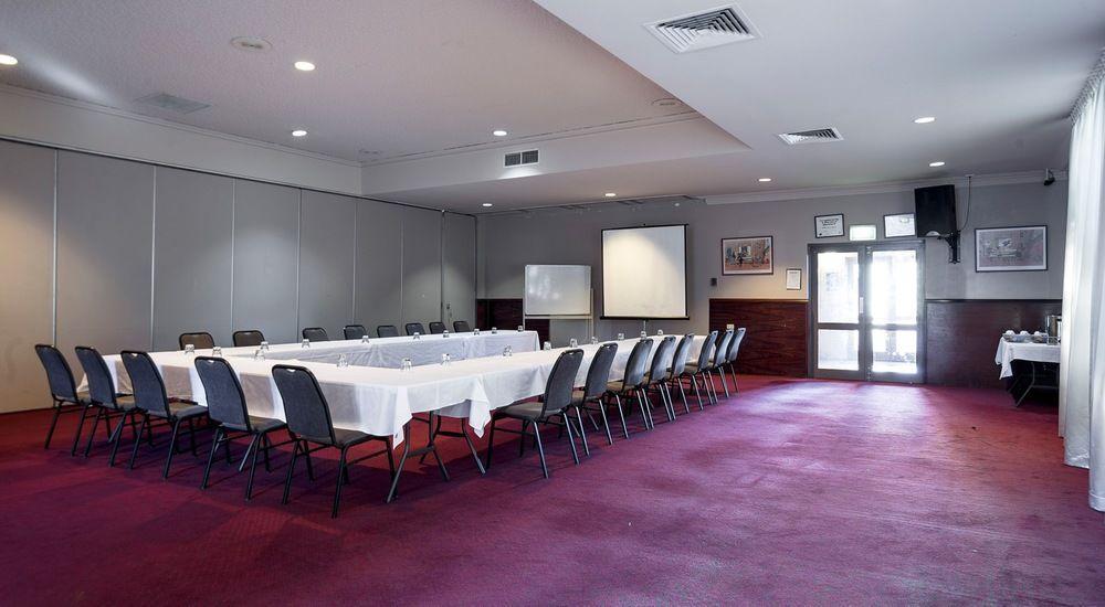 ไนท์แค็ป แอท แวนเนอรู ทาเวิร์น Hotel Wanneroo ภายนอก รูปภาพ