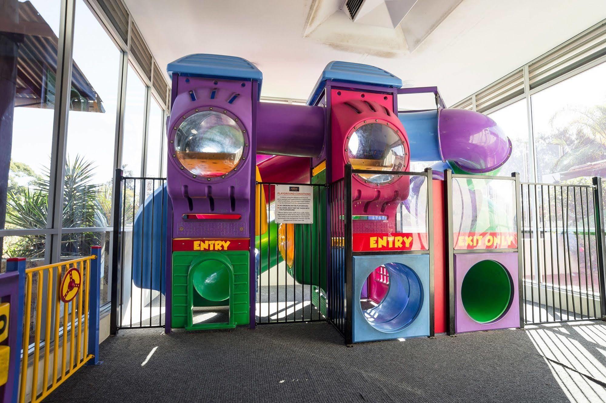 ไนท์แค็ป แอท แวนเนอรู ทาเวิร์น Hotel Wanneroo ภายนอก รูปภาพ