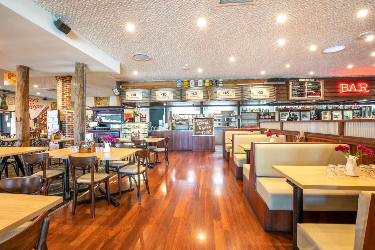 ไนท์แค็ป แอท แวนเนอรู ทาเวิร์น Hotel Wanneroo ภายนอก รูปภาพ